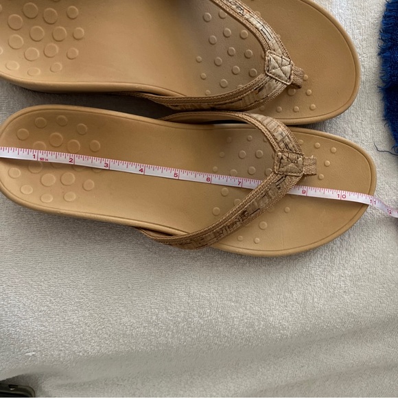 Vionic High Tide Flip Flop Sandals size 11 Beige Podiatrist, Designed NWOT🔥🔥 - Picture 11 of 11